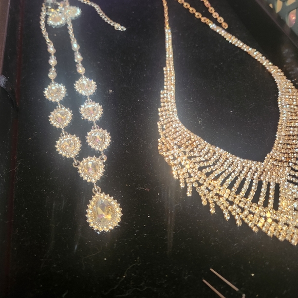 NWOT Austrian Crystal Necklace - Picture 3 of 3